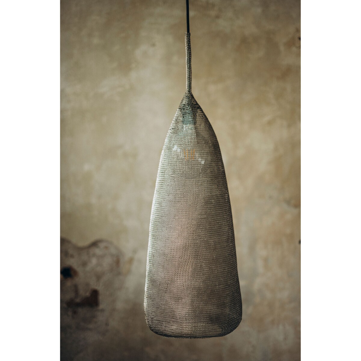 Metalowa lampa GROTTO - HIVE Collection