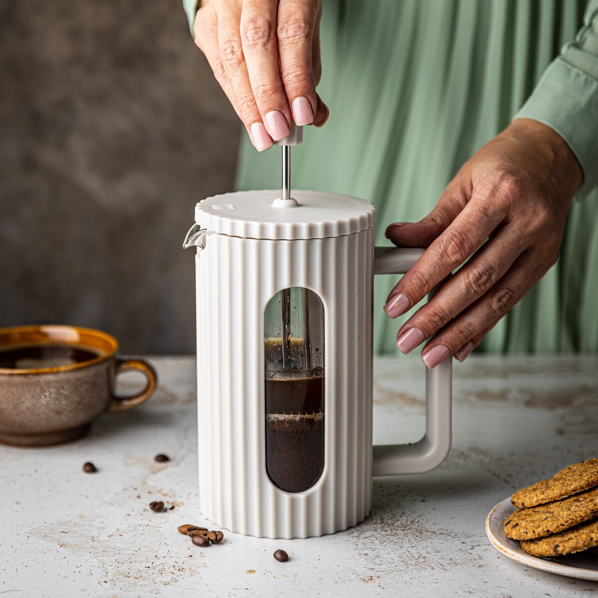 Zaparzacz do herbaty kawy szklany French Press 600 ml kremowy KLAUSBERG