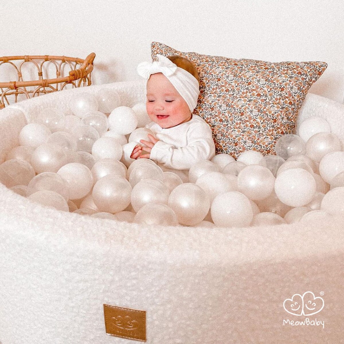 Okrągły Suchy Basen dla Dziecka 90x40cm/300 Piłek 7cm, Boucle, Biały: Pastelowe Różowe/Miętowe/Białe/Beżowe