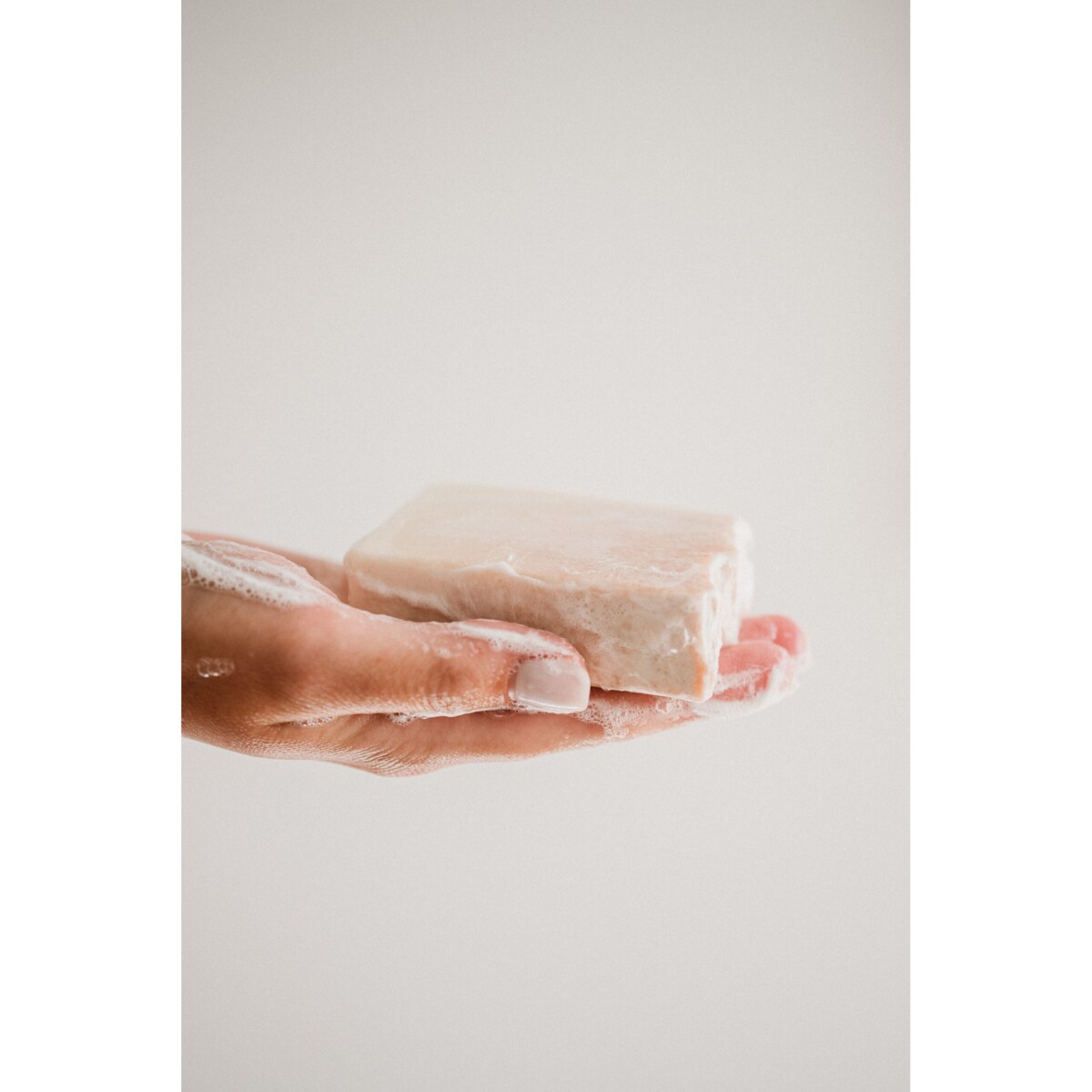 Naturalne mydło z kwasem jabłkowym i różową glinką- Natural soap with malic acid and pink clay