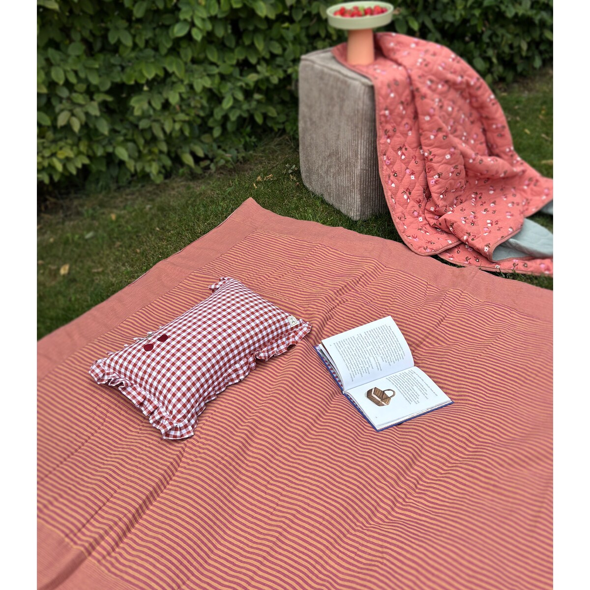 Dalia Stripes – muślinowy koc piknikowy XXL – mata piknikowa 180×150 cm