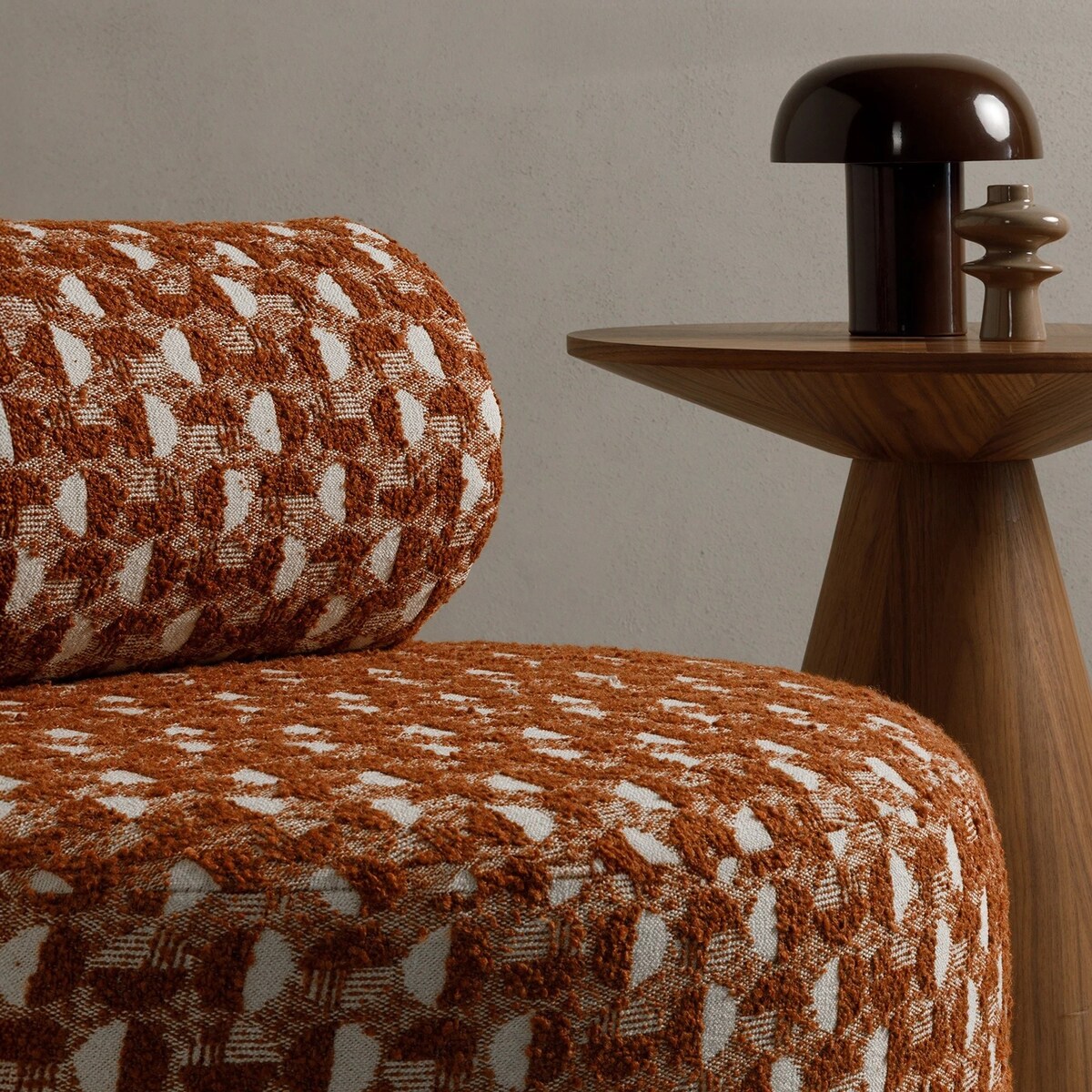 Fotel obrotowy 70x88x88 cm ORVIETTA bouclé z geometrycznym wzorem
