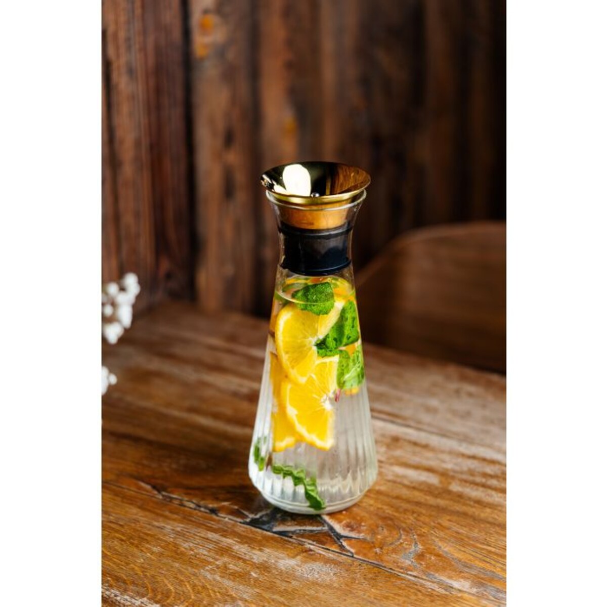 Karafka Drip-Free 900 ml Złota Mia 2064
