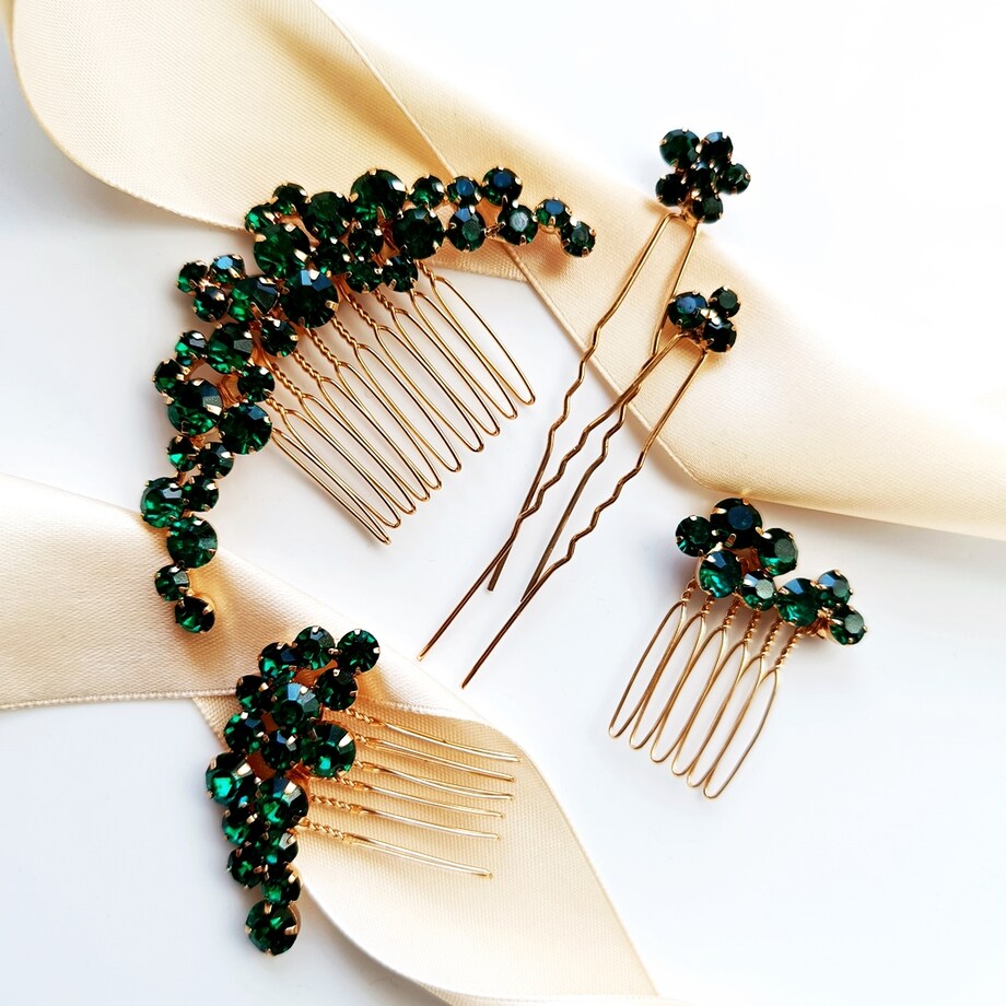 Zielony zestaw grzebyków i szpilek do włosów złote eleganckie ozdoby wesele