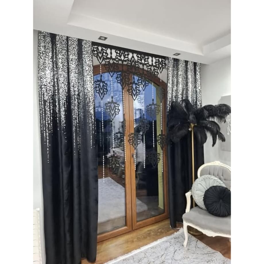 Zasłona welurowa "srebrny deszcz" 140x270 na taśmie marszczącej. Czarny