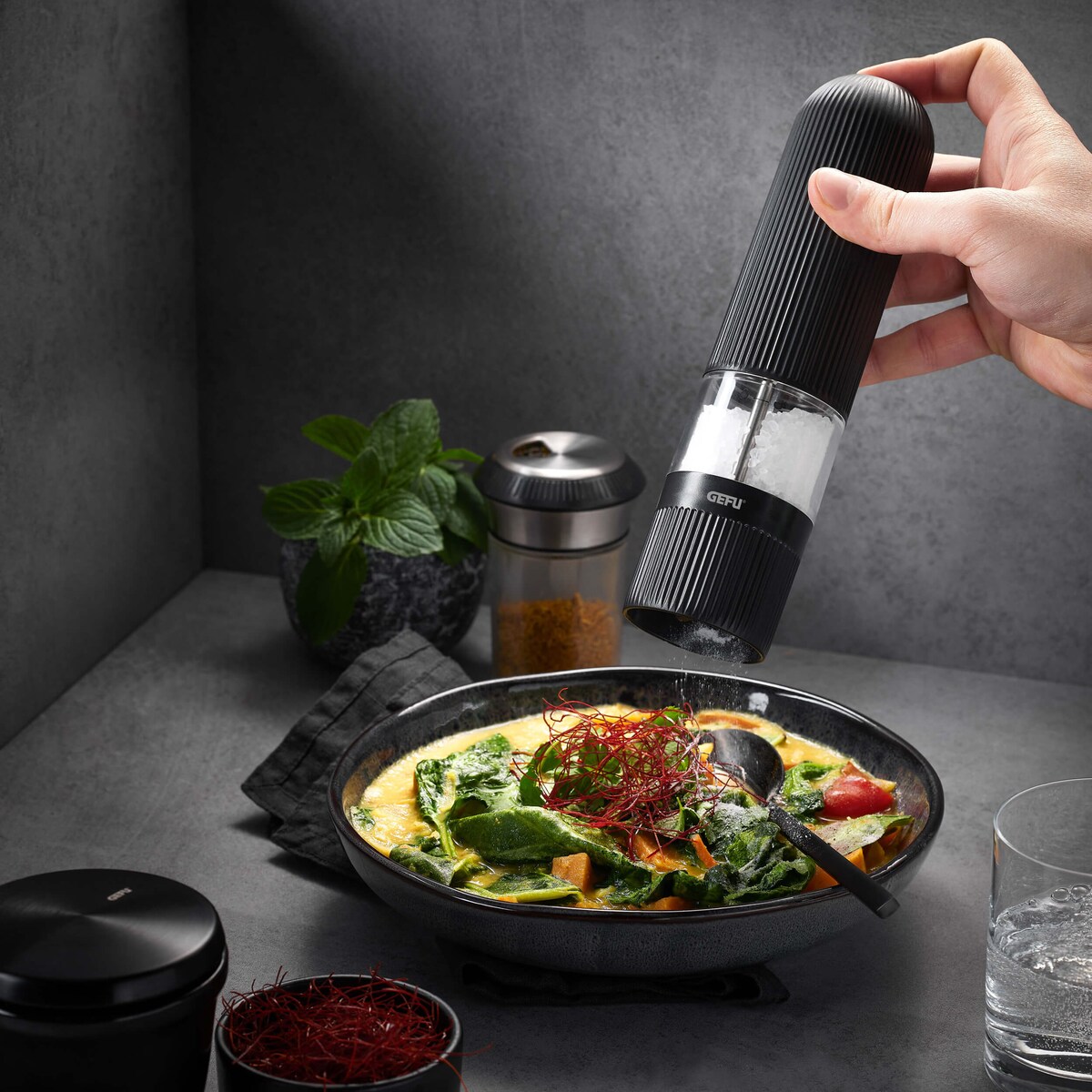 Młynek elektryczny do soli i pieprzu SPEZIA