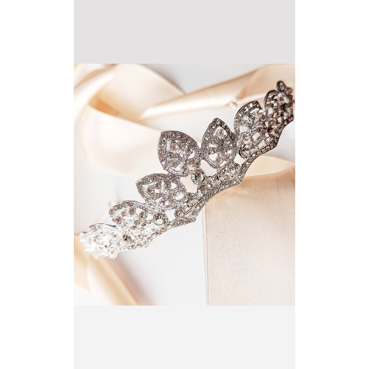 Srebrna korona z cyrkoniami elegancka