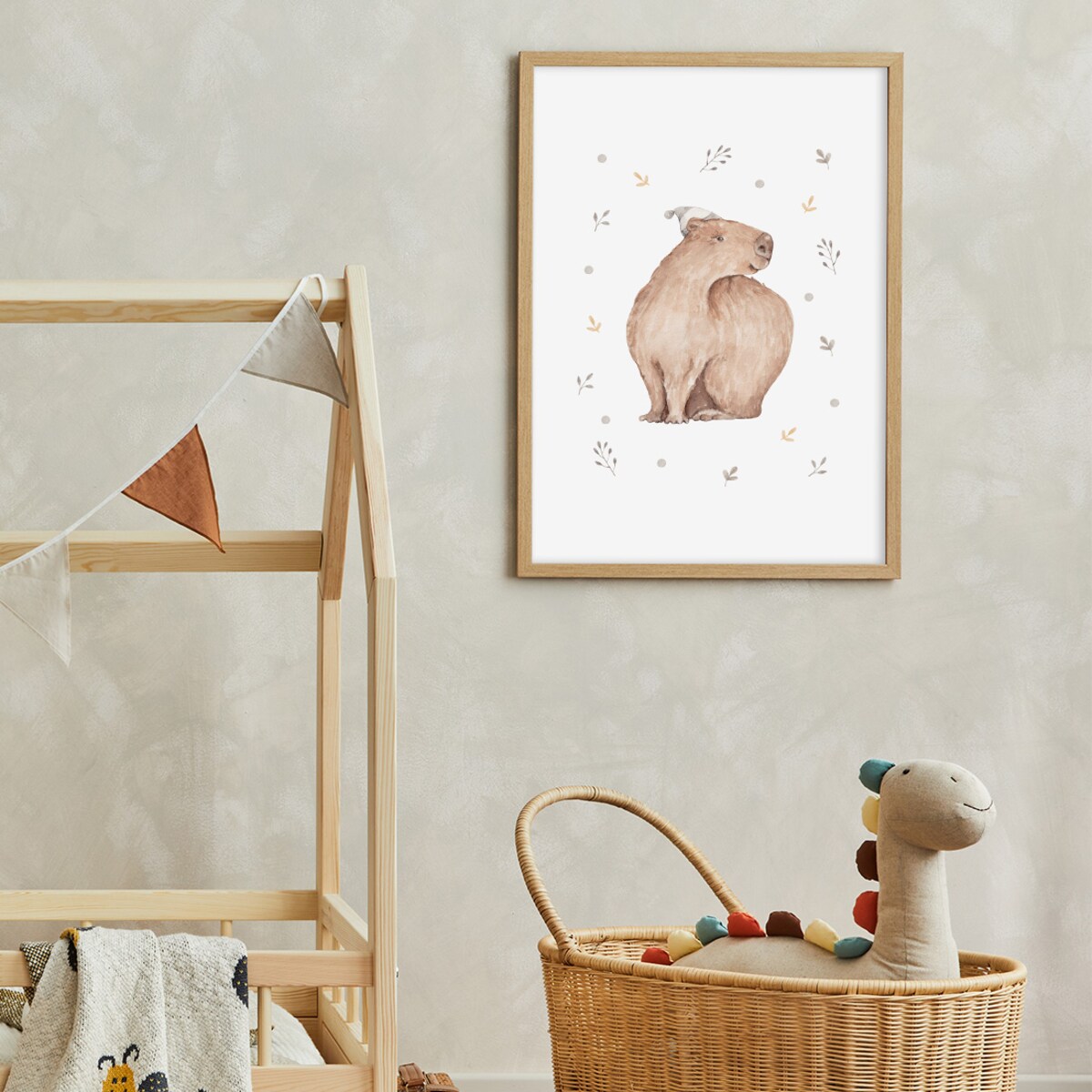 Plakat dla dzieci Kapibara z czapeczką 50x70