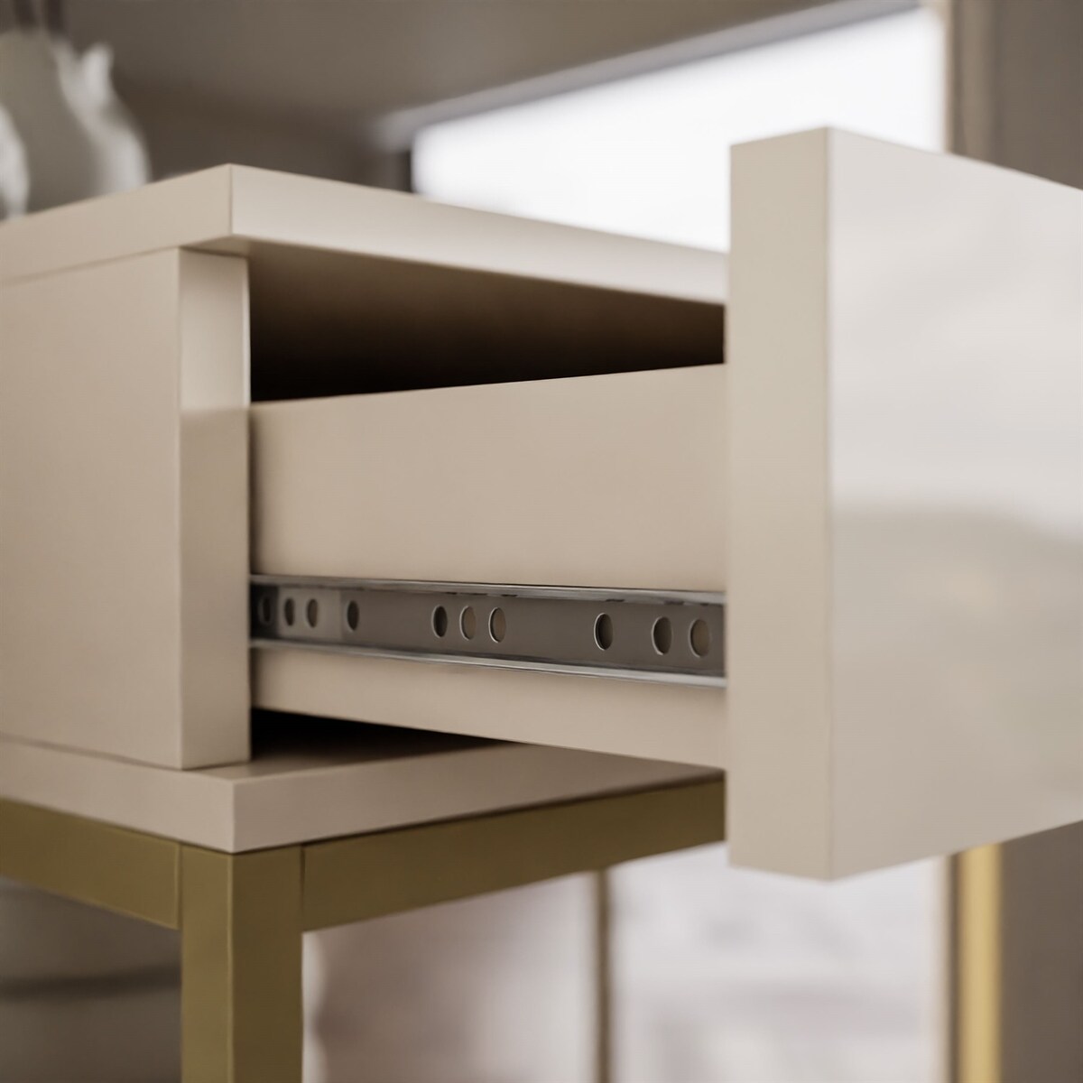 Konsola BLANCO GLAMOUR kaszmir na stelażu złotym, uchwyt biały kryształ