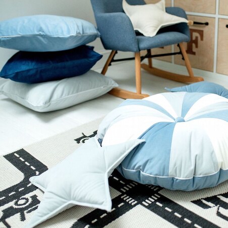 Pufa dla dzieci Blue Velvet patchworkowe siedzisko