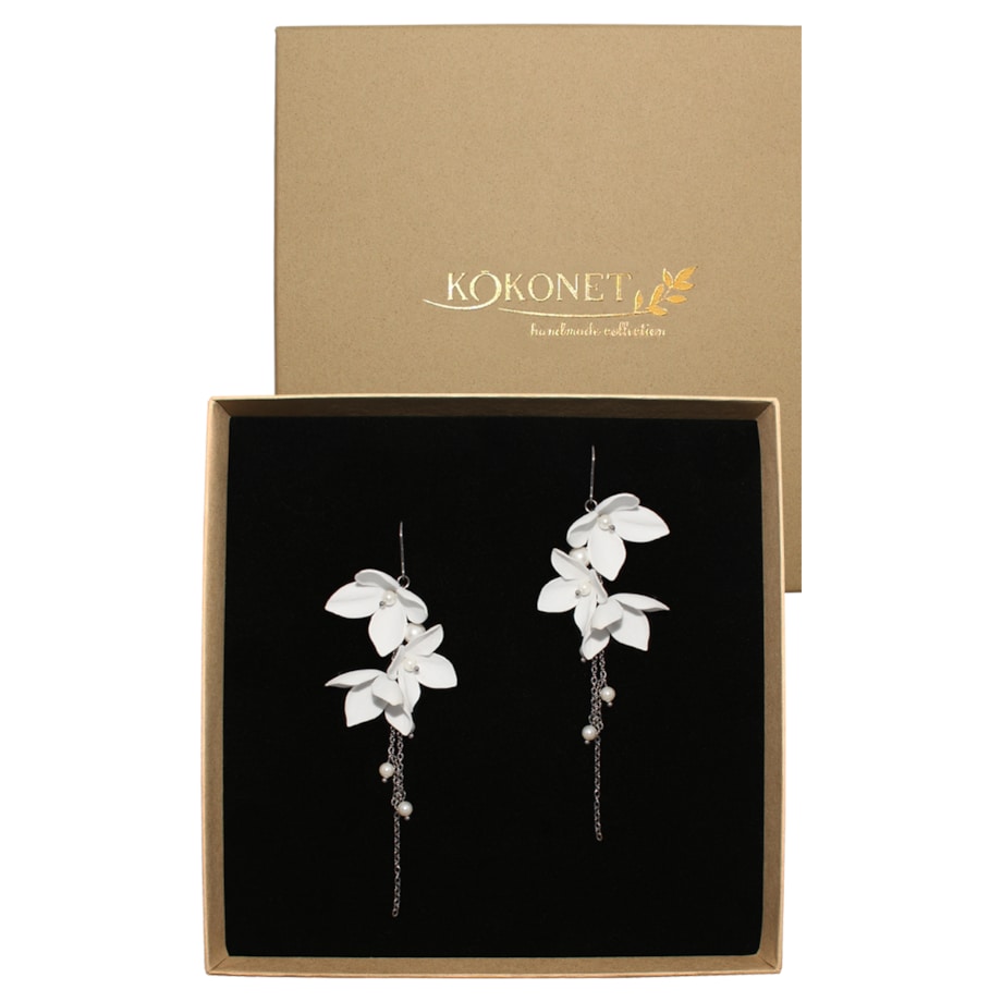 Kwiatowe długie wiszące KOLCZYKI perły z łańcuszkami BOHO biżuteria ślub