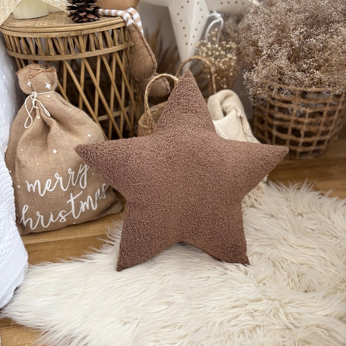 Poduszka Gwiazda boucle brązowa