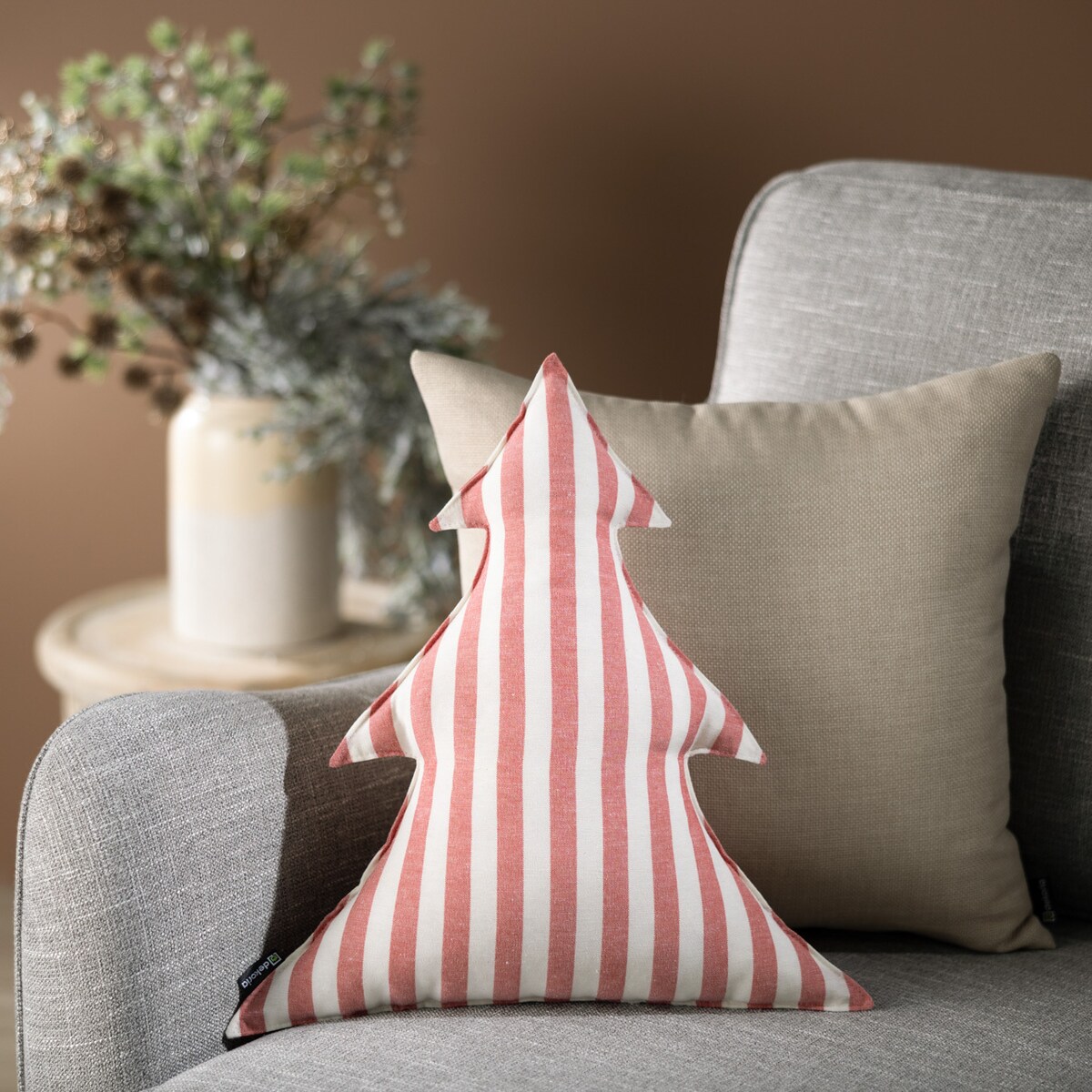 Poduszka Choinka 38x40cm, czerwono-białe pasy (1,5cm), 38x40x8cm, Quadro