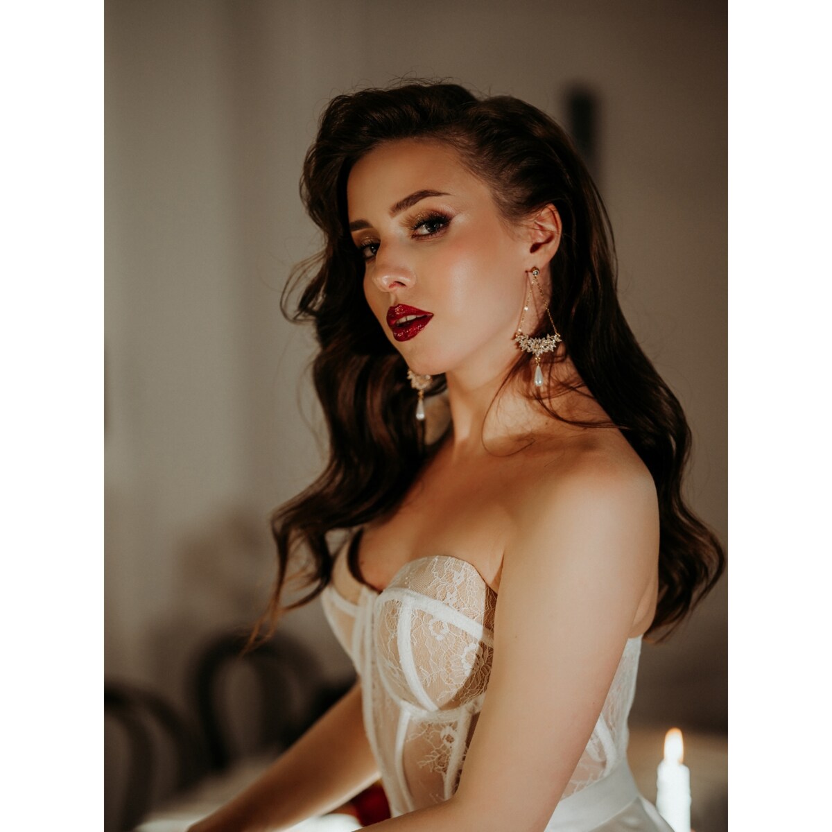 ZŁOTE wiszące kolczyki perły cyrkonie z kwiatami listkami ŚLUBNE łezki