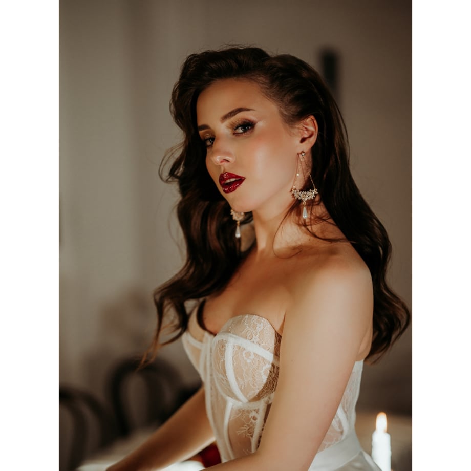 ZŁOTE wiszące kolczyki perły cyrkonie z kwiatami listkami ŚLUBNE łezki