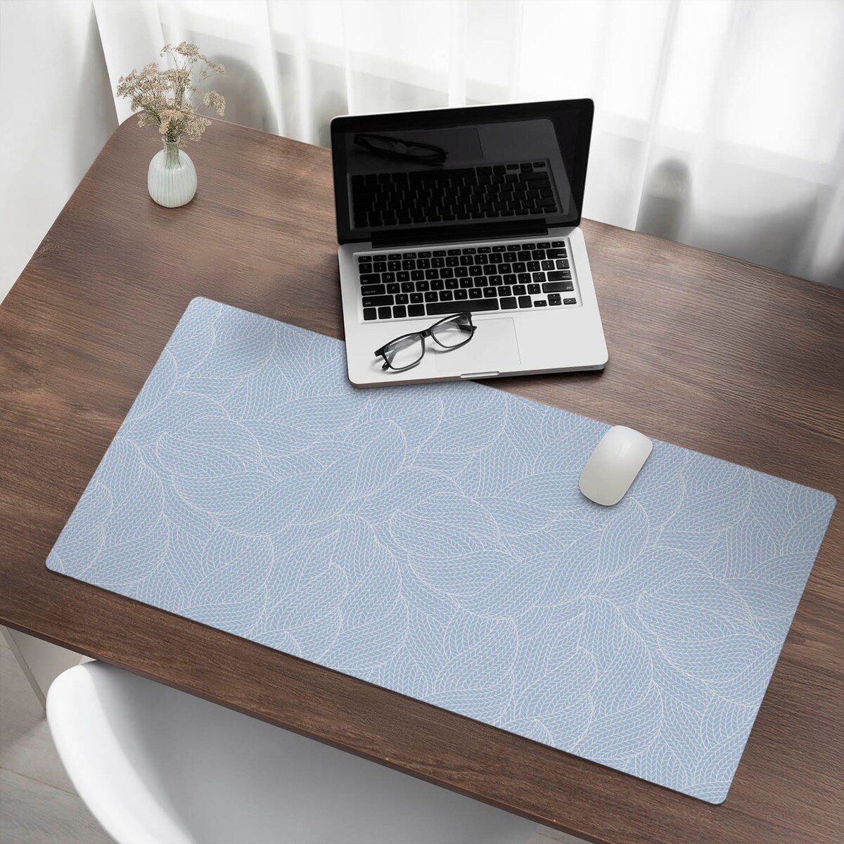 Niebieska mata na biurko Liść w splocie, 100x50 cm
