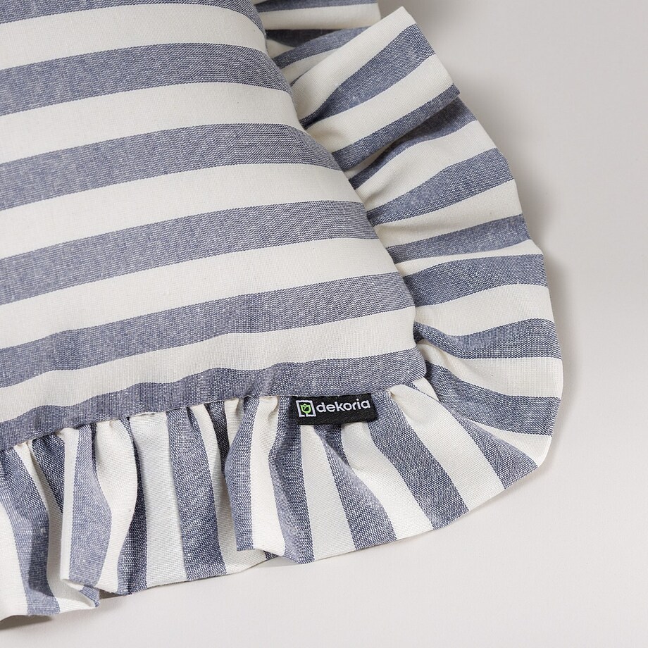 Poszewka Paula z falbaną 45x45 granatowo-białe pasy (1,5cm)