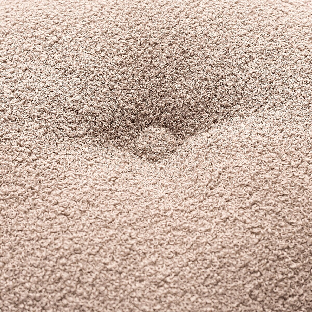 Poduszka okrągła z guzikiem, różowa bukla, ⌀37 cm, Boucle Teddy