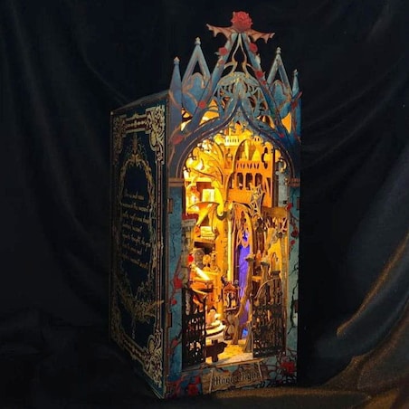 Miniaturowy domek Book Nook - Księżycowy zamek