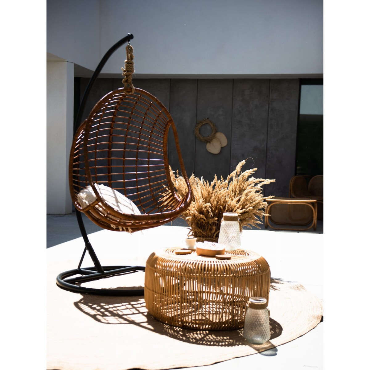 WISZĄCY FOTEL HUGO ZE STELAŻEM NATURALNY