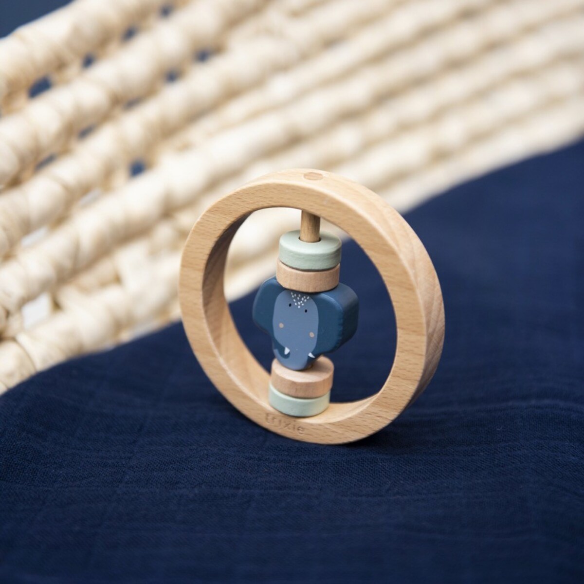 Drewniana okrągła grzechotka - Słoń