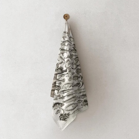 Lniany ręcznik kuchenny - czarno-białe ryby