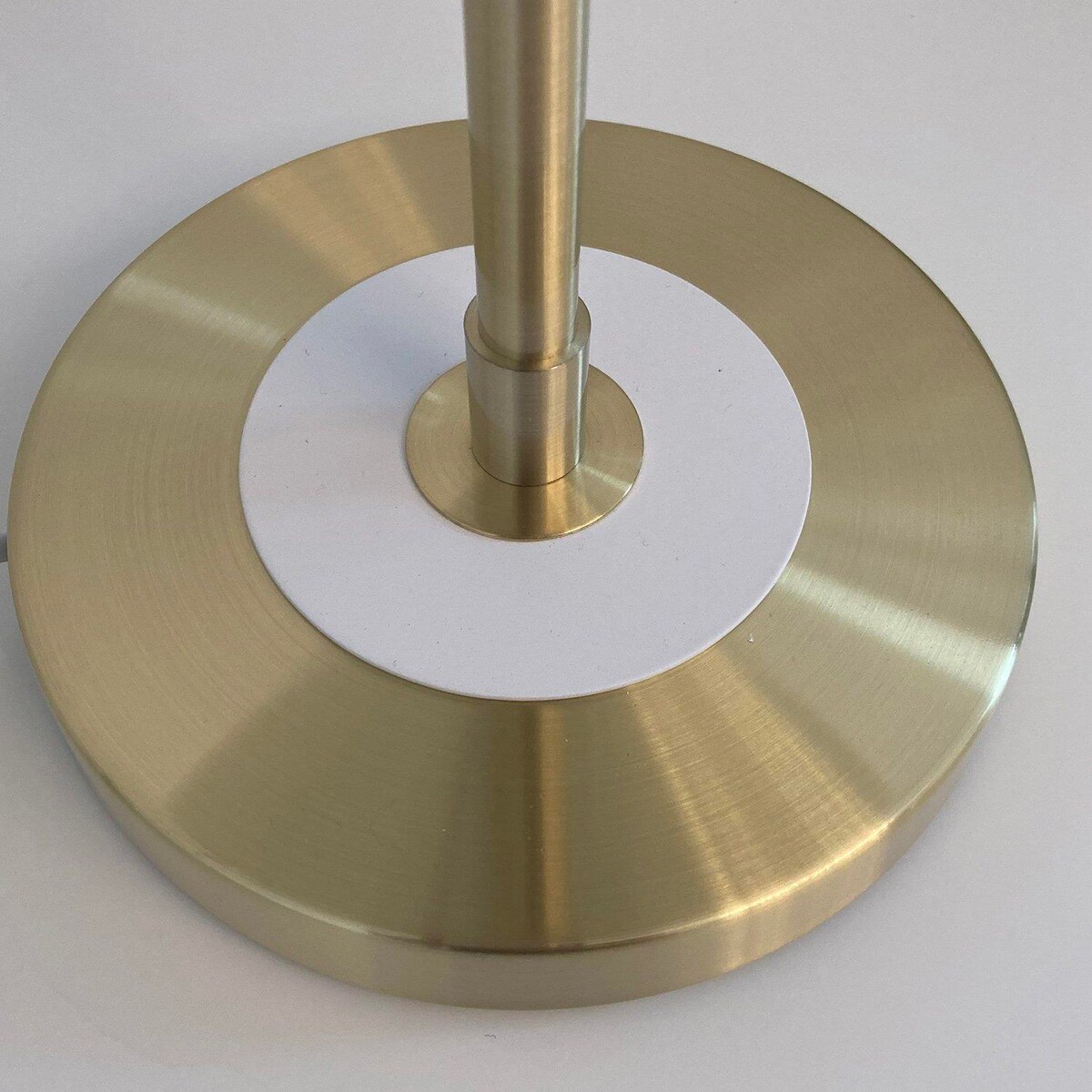 Lampa na komodę Artdeco ST-MT8872 WHITE Step okrągła do sypialni biała złota