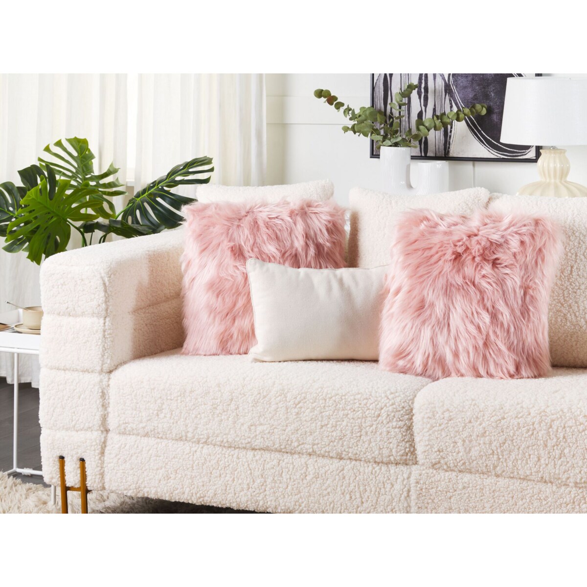 2 poduszki dekoracyjne włochacze 42 x 42 cm różowe LUBHA