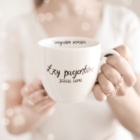 Biały Kubek Porcelanowy 300 ml - Napis Łzy Pacjentów dla Lekarza na Dzień Lekarza