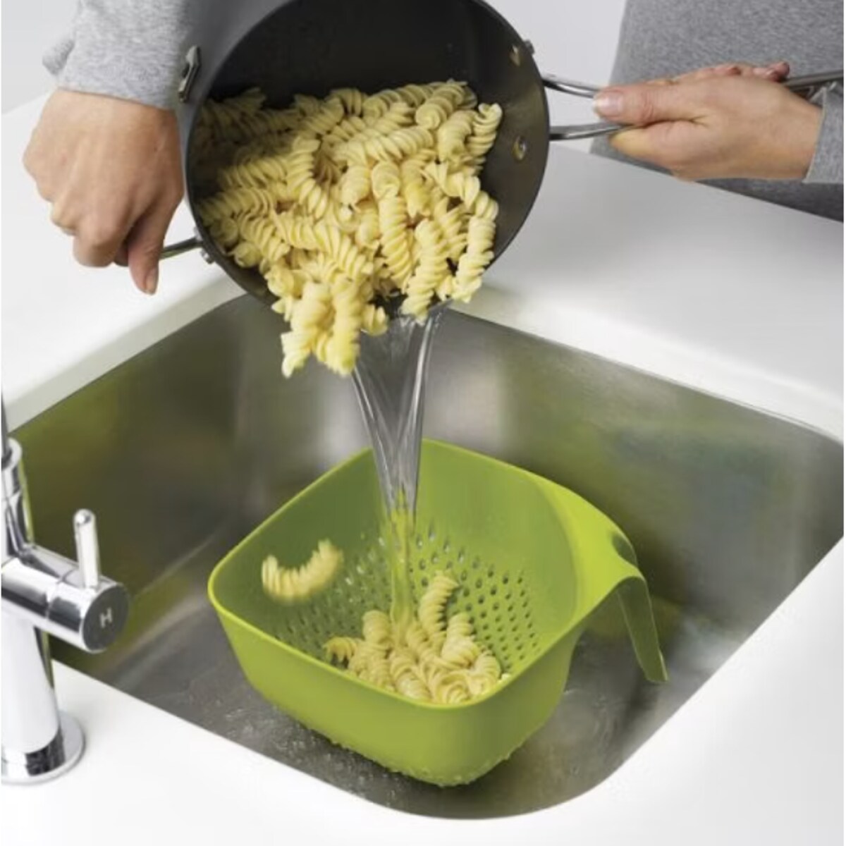 Durszlak z rączką biały, 19.1 x 20.5 x 11.4 cm, Joseph Joseph