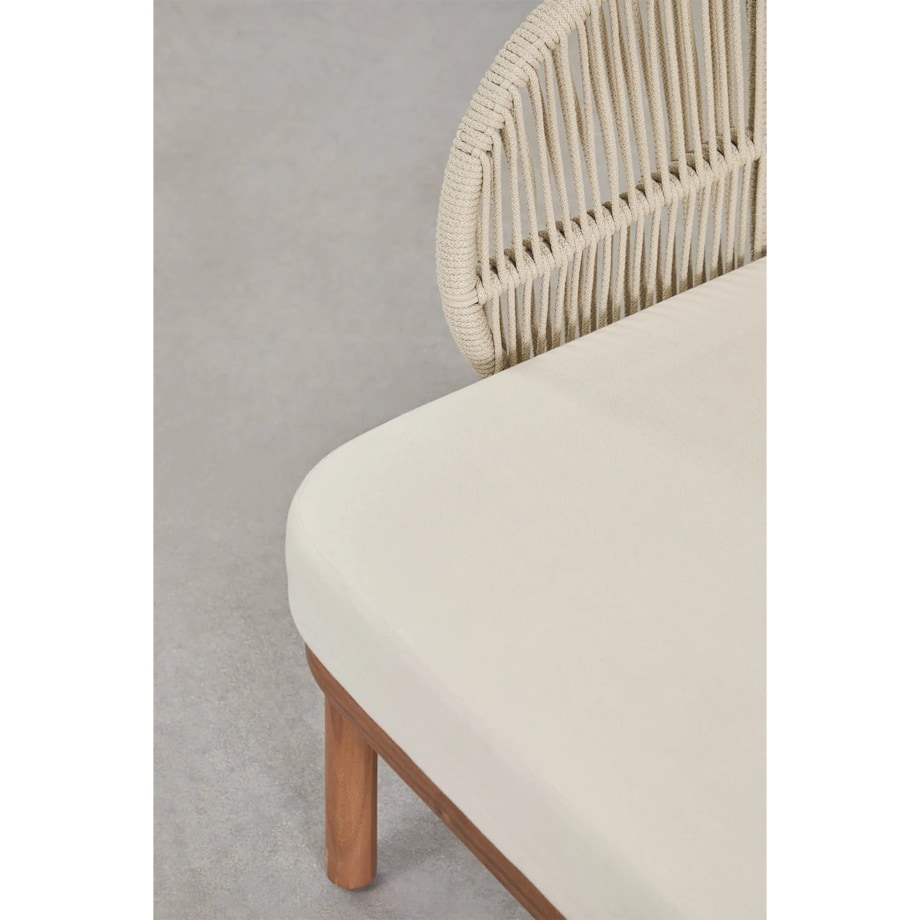 Fotel ogrodowy z drewna akacjowego i plecionego sznurka Capri