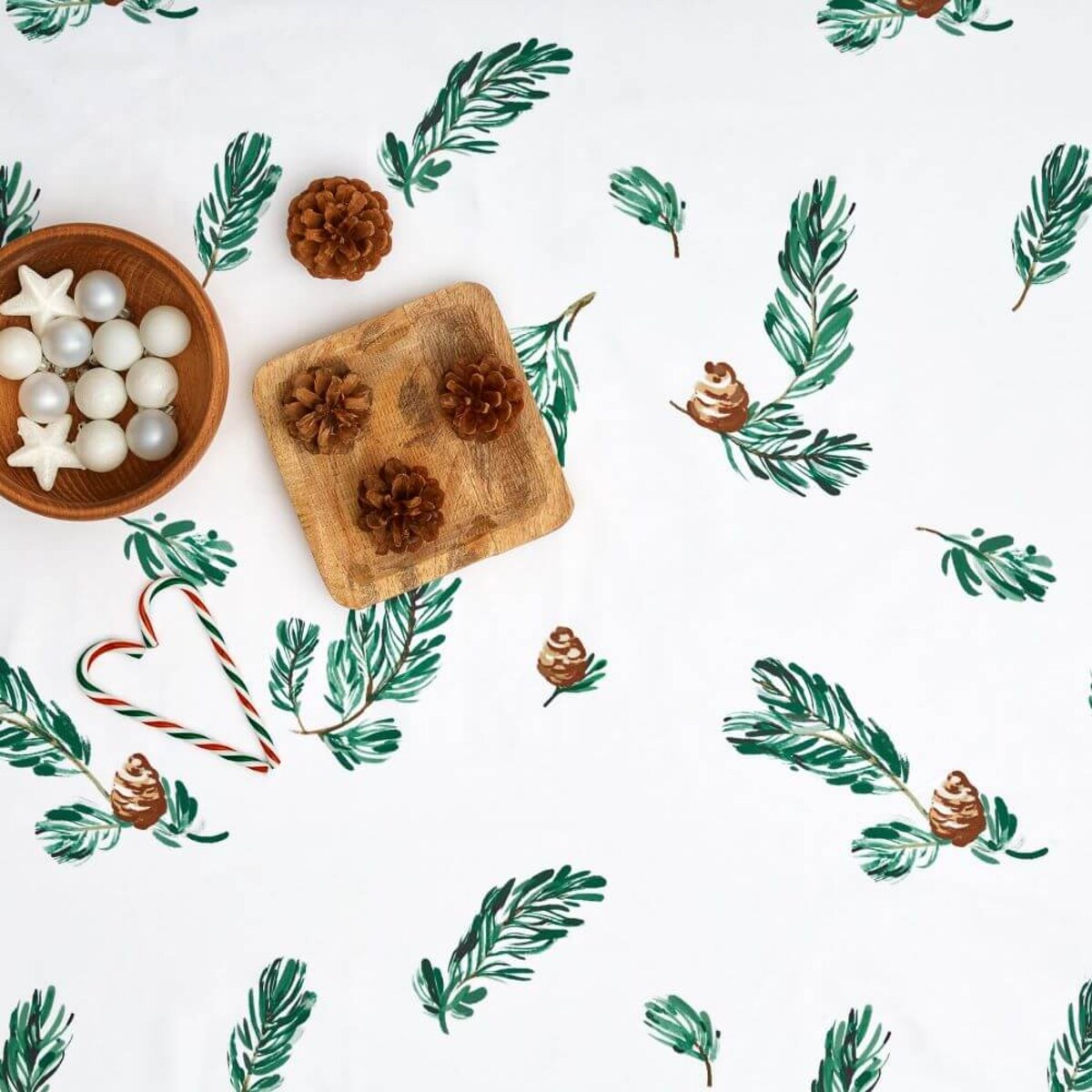 Obrus Świerkowe gałązki 150 x 250 cm