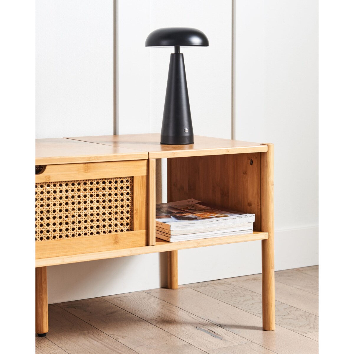 Bezprzewodowa lampa stołowa LED BOCONO Z czujnikiem ruchu Metal Czarny