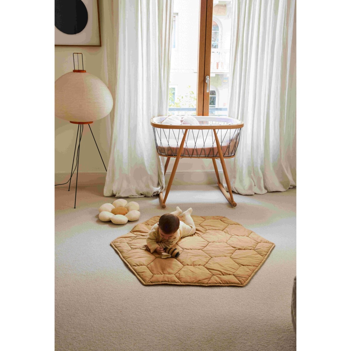 Mata do zabawy Honeycomb 100 x 100 cm, Planet Bee, Lorena Canals