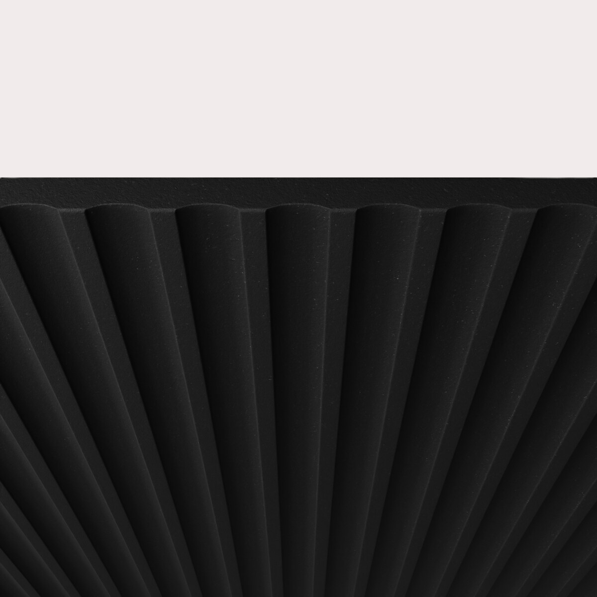 Stojąca szafka RTV NOELI pod telewizor, z ryflowanym frontem - czarna+biały