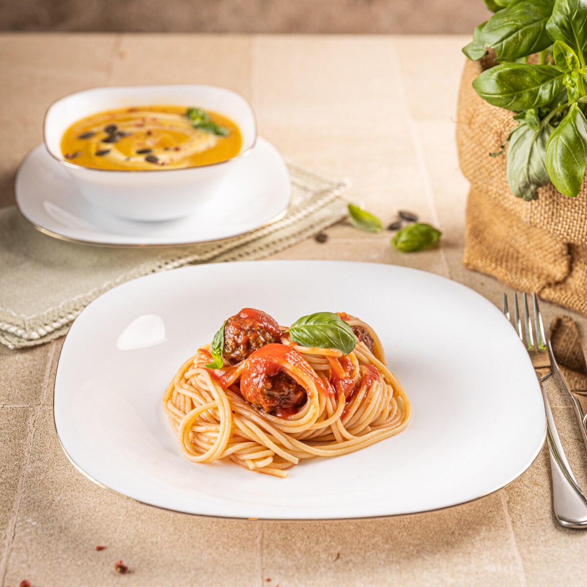 Kinghoff komplet obiadowy Topaz dla 6 osób 18 elementów 62394