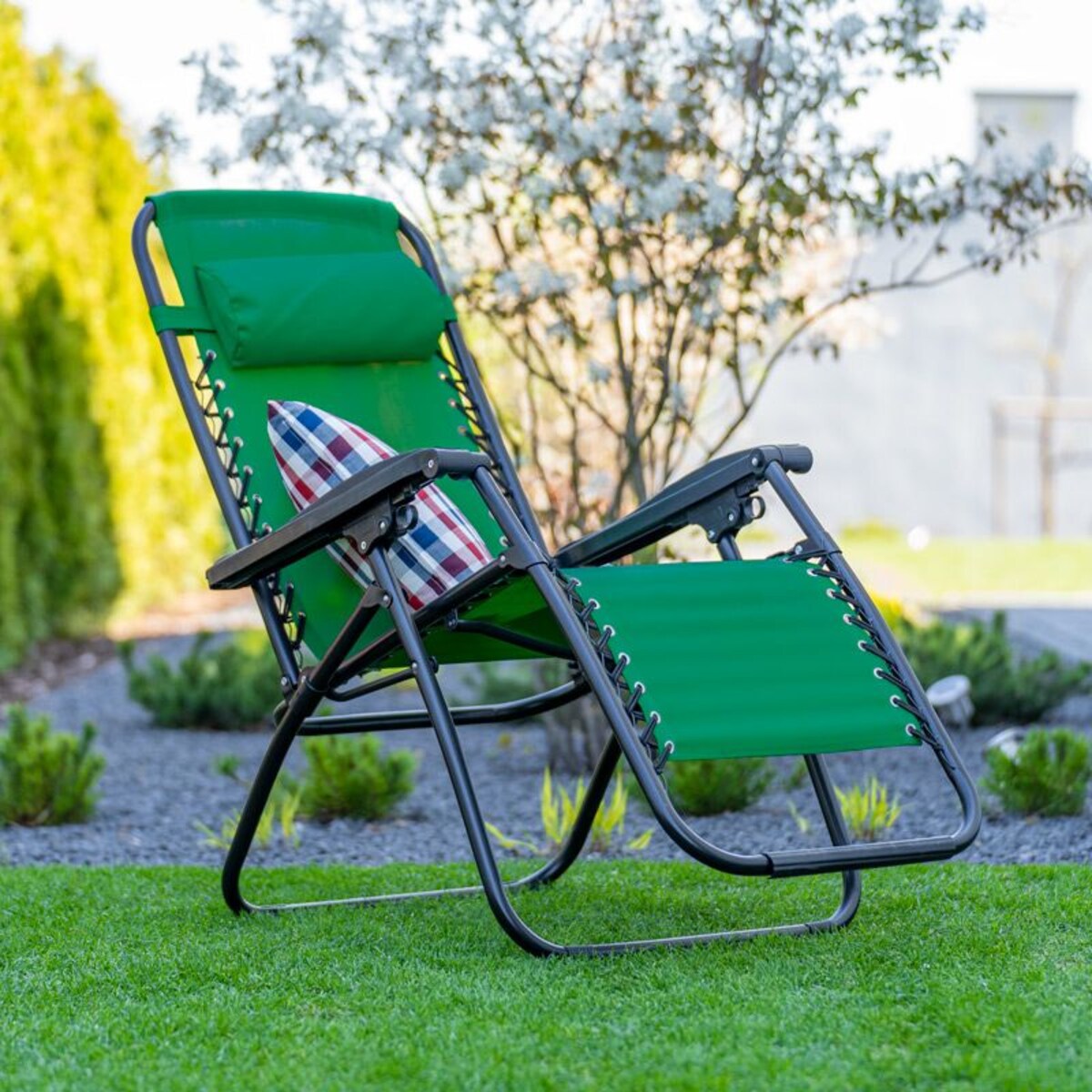 Leżak ogrodowy zielony Delux z systemem grawitacyjnym