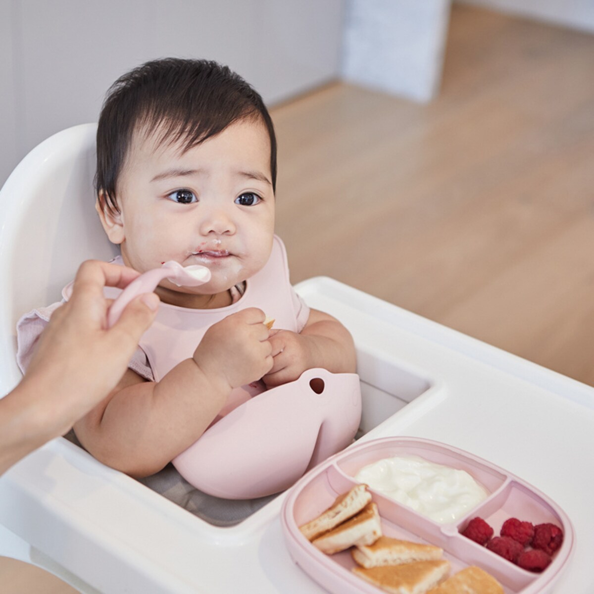 Talerzyk z przyssawką dla dzieci BLW – trójdzielny zaokrąglony 2w1 różowy b.box