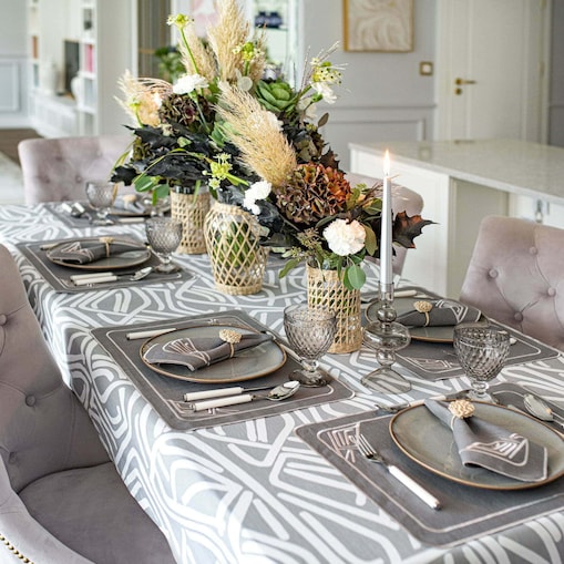 Obrus Infinity - 130 cm x 300 cm