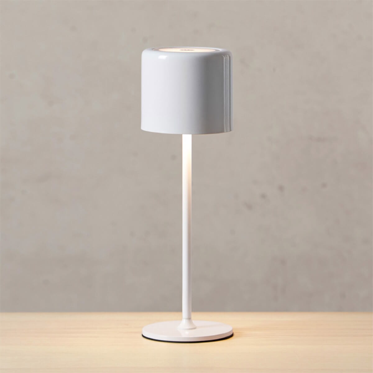 Bezprzewodowa lampka stołowa Filo 108658 Markslojd IP44 tuba biały