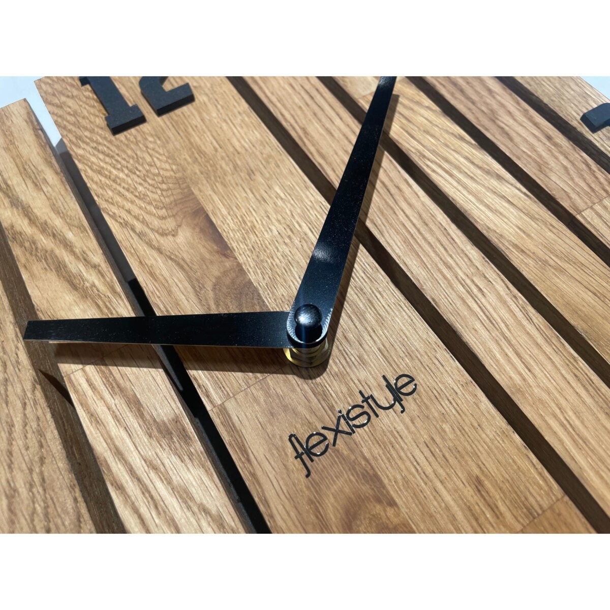 Zegar ścienny drewniany Symetria 30cm dębowy