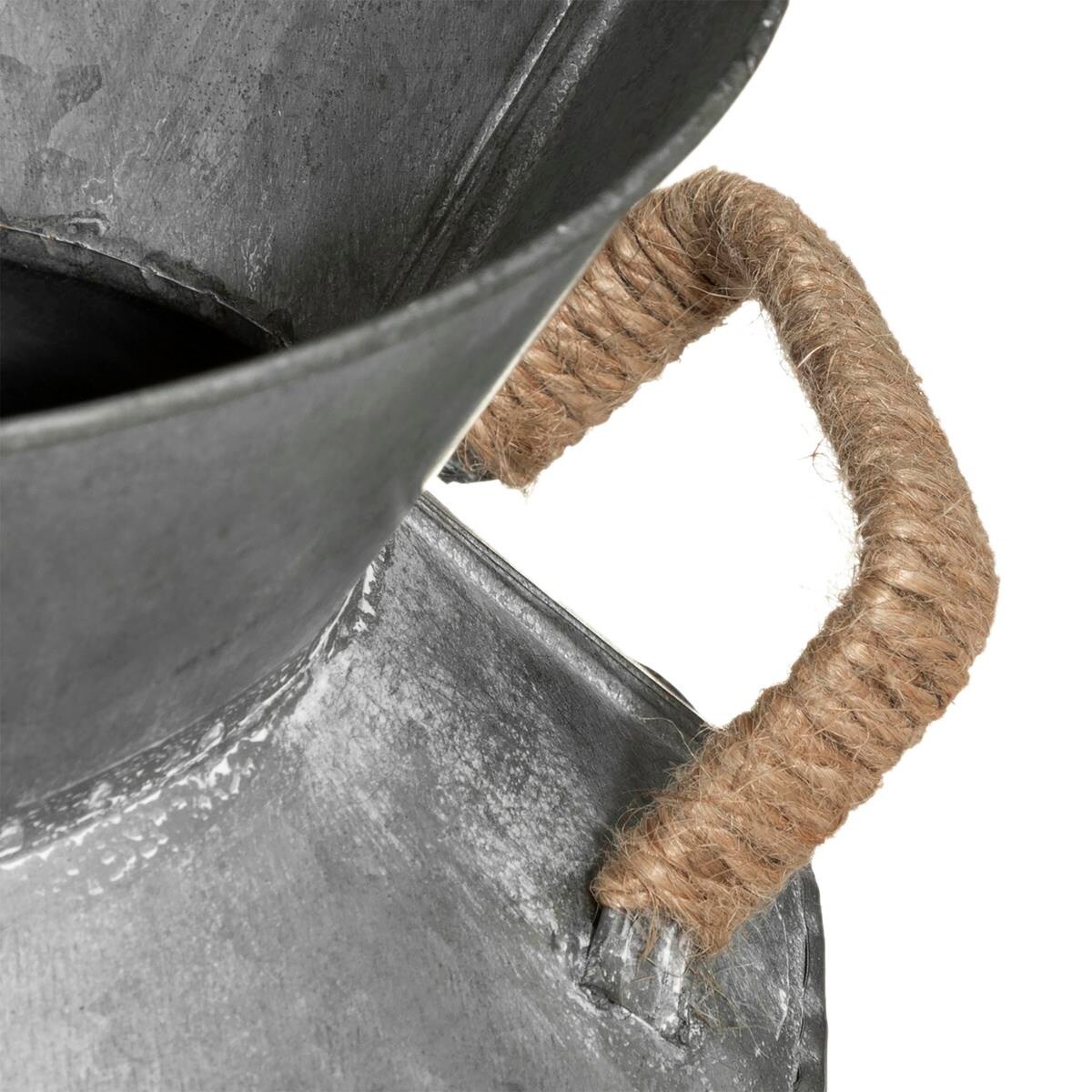 Ozdobna kanka z cynku