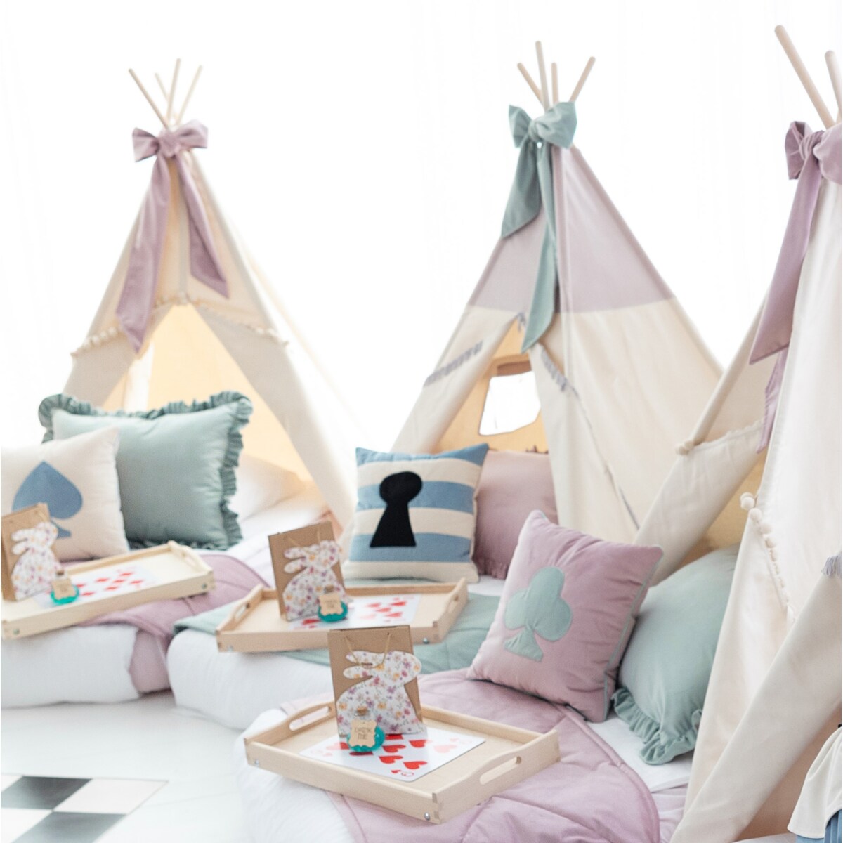 Zielona poduszka z serduszkiem, Pink Heart