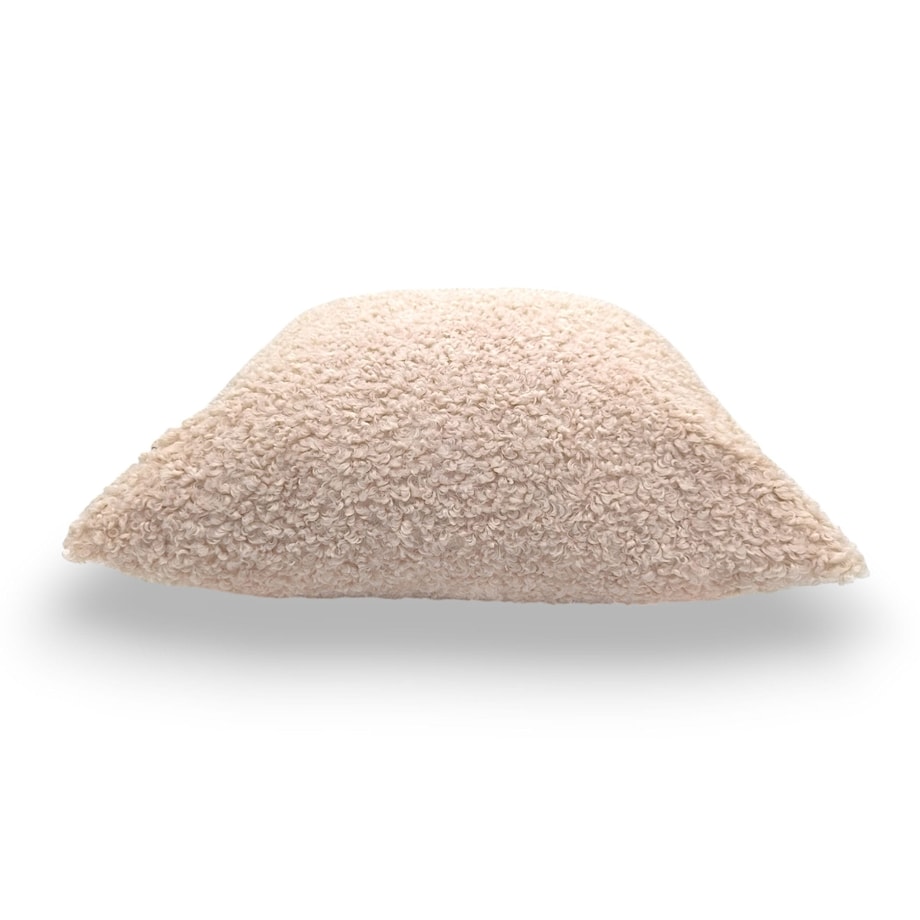 Kremowa poduszka dekoracyjna boucle 50x50 Betty