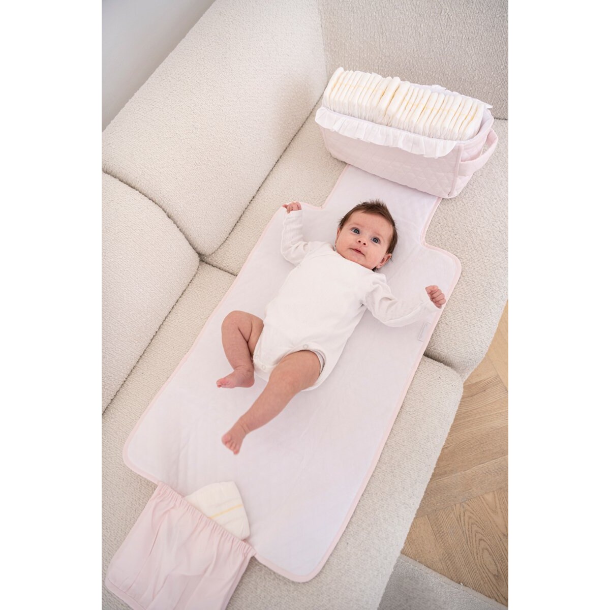 Mata do przewijania pudrowa