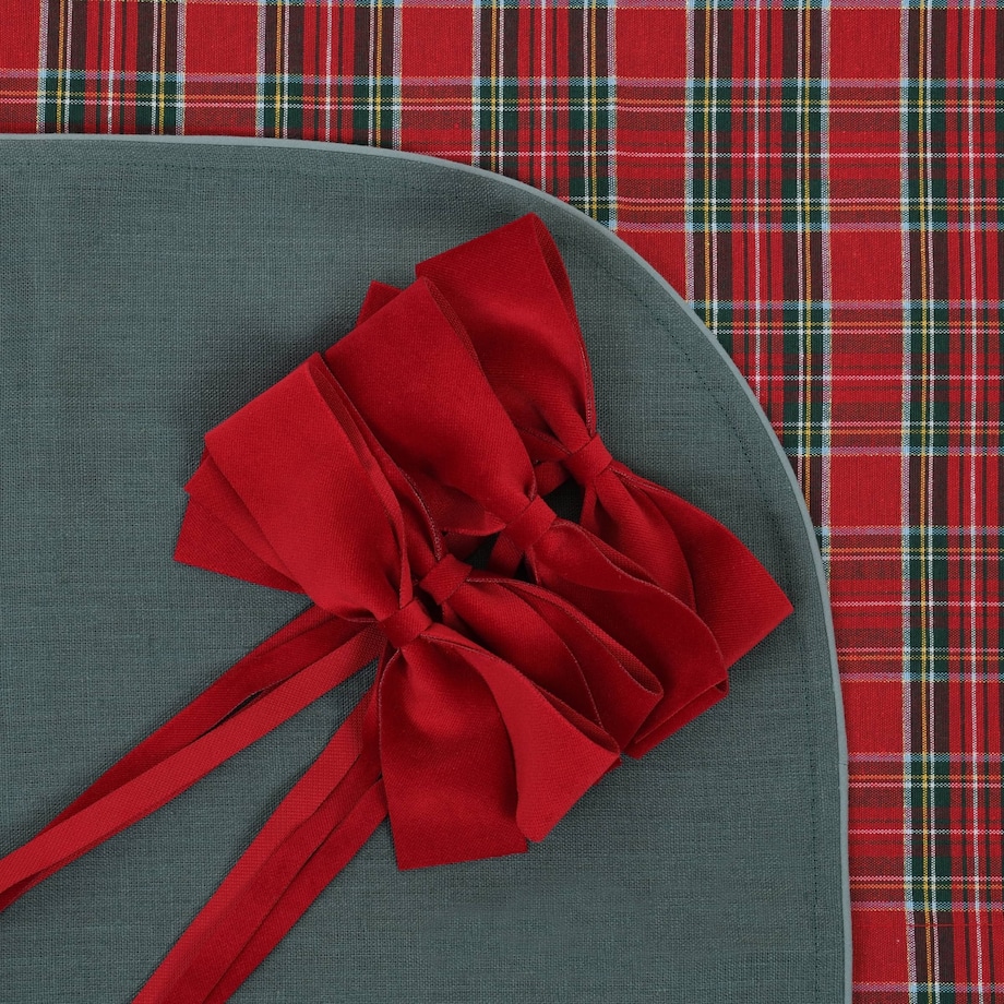 Obrus Red Tartan okrągły - Średnica ok. ⌀ 210 cm - idealny dla 8 osób