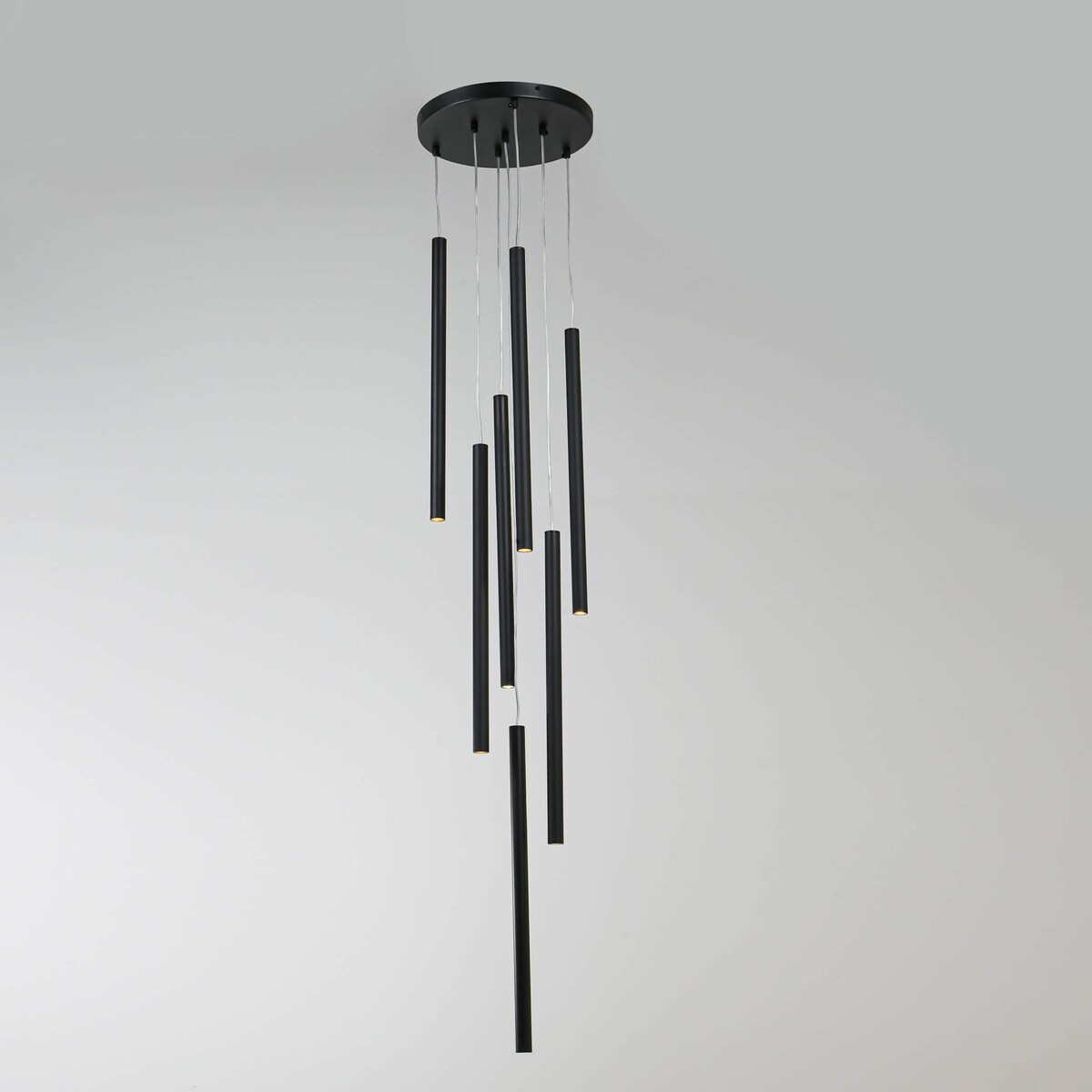 Czarna lampa wisząca Lungo metalowe tuby nad stół do salonu
