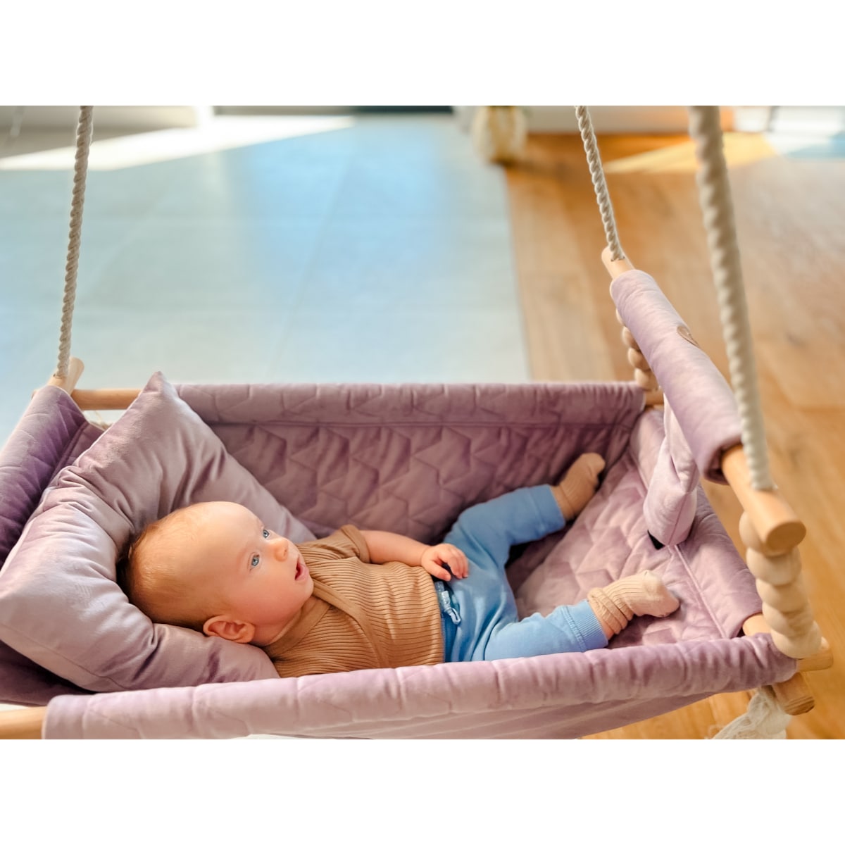 Huśtawka leżaczek - velvet srebrna