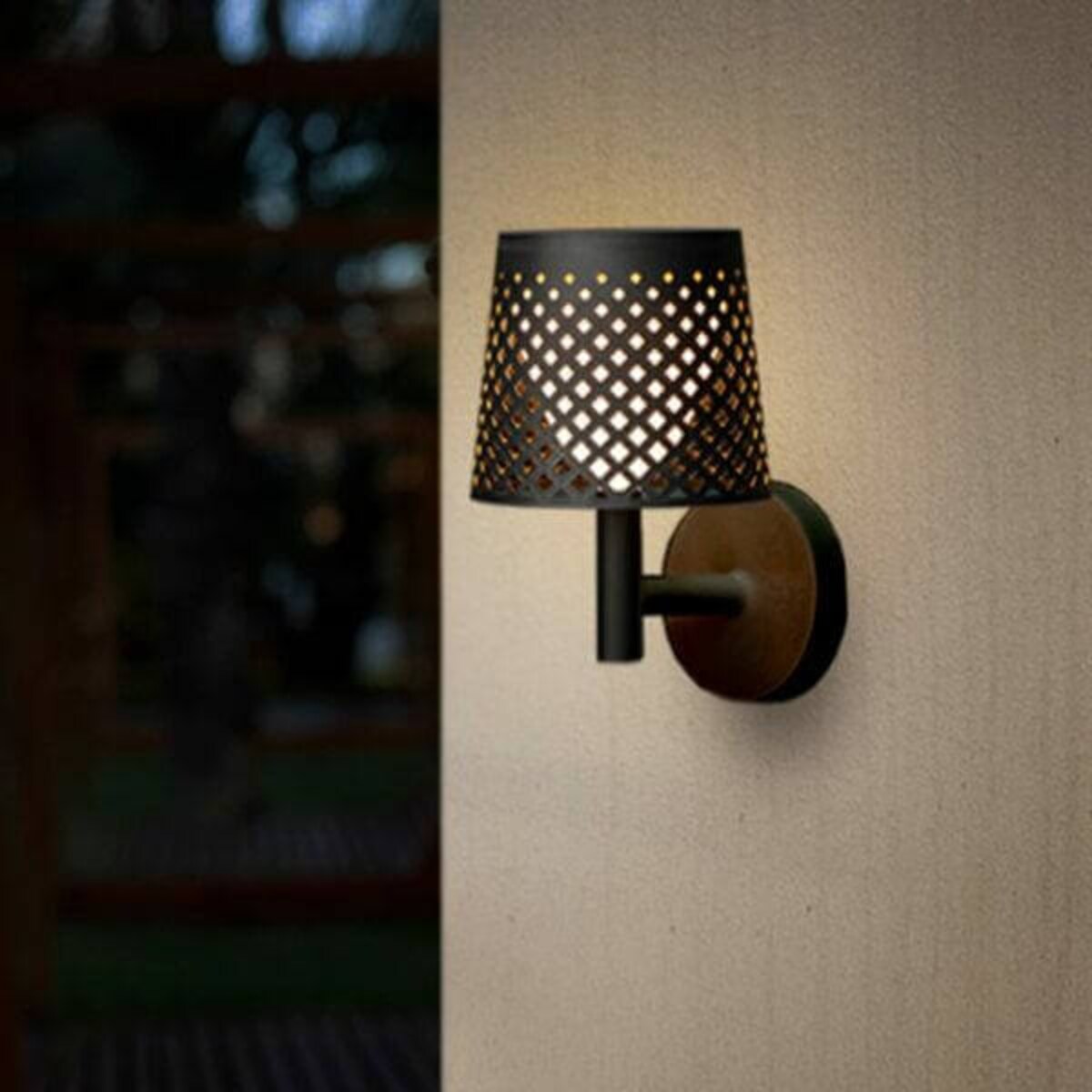 Wielofunkcyjna lampa ogrodowa Greta LUMGRE080NXSWNW King Home IP65 czarny