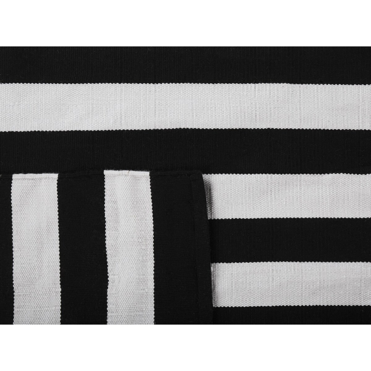 Dywan zewnętrzny 140 x 200 cm czarno-biały TAVAS